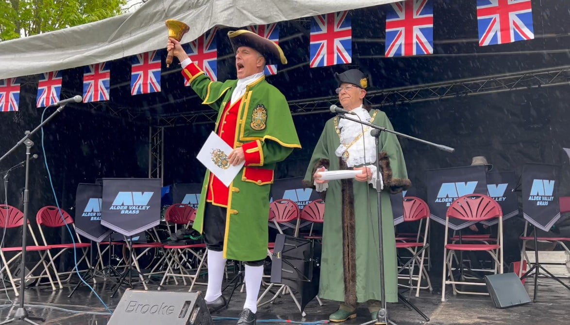 Hundreds attend spectacular Coronation day event - Farnham Town Council