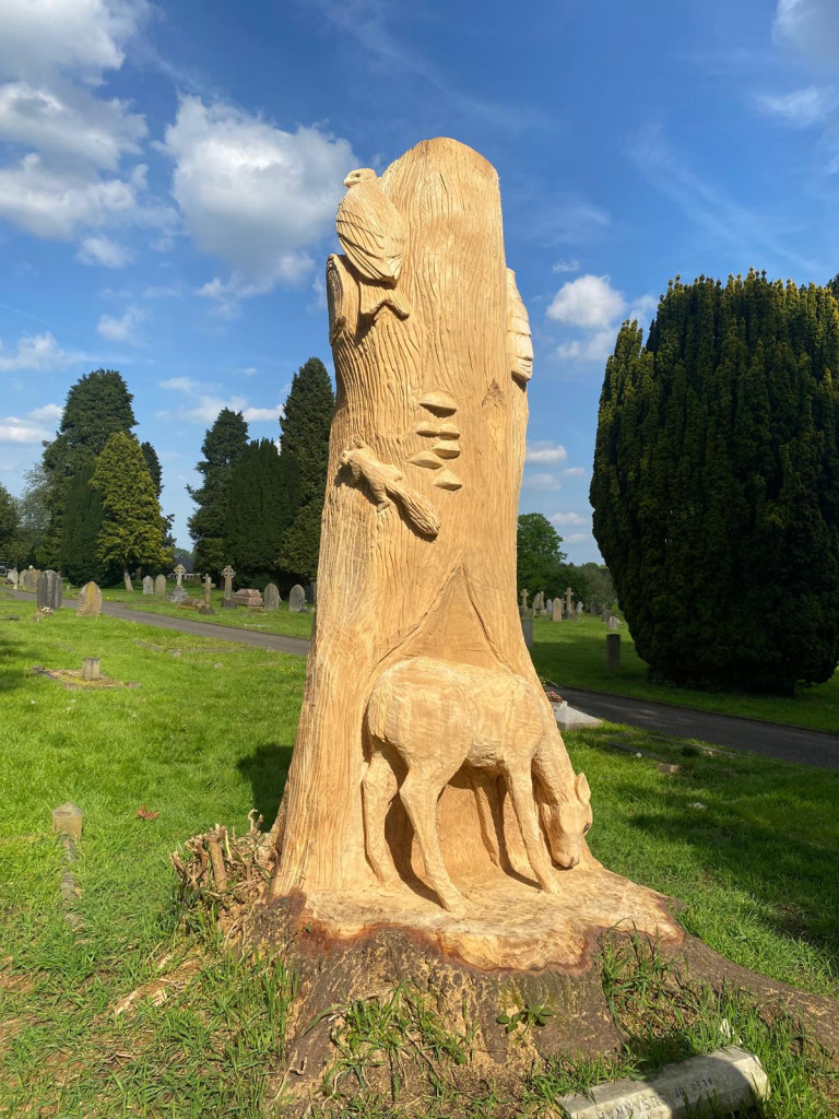 Tree stumps transformed into works of art - Farnham Town Council